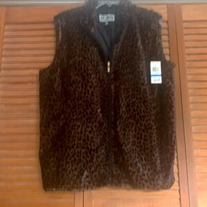 Ladies new JM Collection faux fur vest with zipper